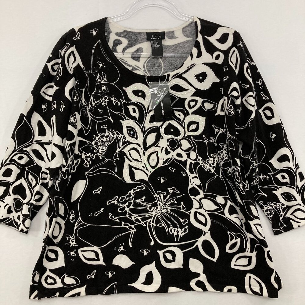 New R.Q.T sz 1X Black White Leaf Print Abstract Sequins‎ Beaded Knit Stretch Top
